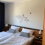 Altes Stover Hotel Loningen
